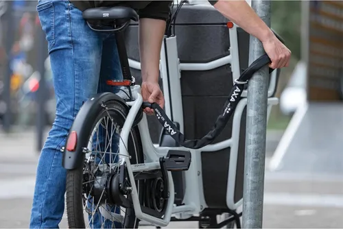Miniatura 5 de AXA ULC 100 Candado de cadena enchufable para bicicleta, 39.4 in de largo, eslabones de acero endurecido de 0.217 in, cadena de seguridad antirrobo