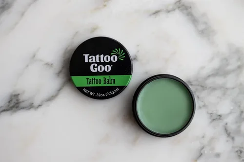Miniatura 2 de Bálsamo original de cuidado para tatuajes Tattoo Goo, bálsamo natural para tatuajes con cera de abejas y manteca de cacao, ungüento calmante
