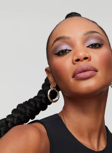 Miniatura 5 de Sombra de ojos en crema de Revlon, maquillaje de ojos ColorStay de 24 horas, fórmula en crema altamente pigmentada en acabados mate y brillantes