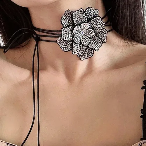 Miniatura 4 de Gargantilla de flores con diamantes de imitación, collar ajustable de flores de encaje para mujer, collares largos de cristal para fiesta