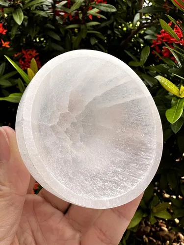 Miniatura 9 de GAF TREASURES Cuenco de selenita circular de 2.5 pulgadas, cristal de selenita tallado con piedras preciosas, cuenco de meditación, cuenco de reiki
