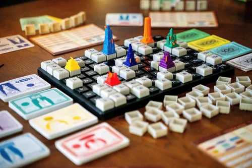 Miniatura 4 de Renegade Game Studios Juego de Mesa de Estrategia Acquire para 2-6 Jugadores, Edades 12+ con 2 Modos de Juego