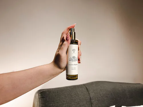 Miniatura 8 de PRISTINE English Country Inn Linen & Room Spray Ambientador, hecho con aceites esenciales, fragancia en aerosol para ambientes con fresa y vainilla