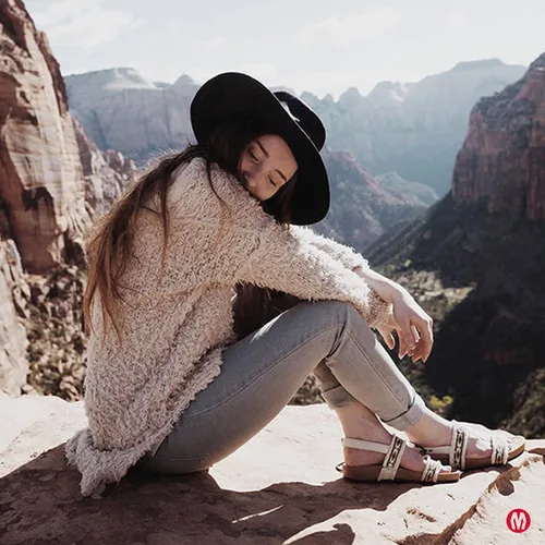 Miniatura 12 de Minnetonka Outback Sombrero de vaquero de ala plana para hombres y mujeres fabricado con cuero envejecido, alambre de acero oculto en el borde.