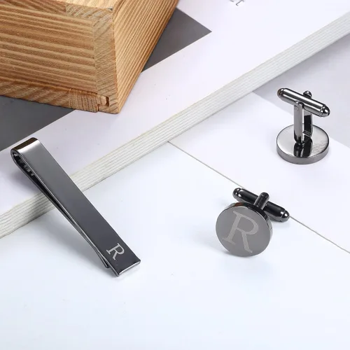 Miniatura 5 de LOYALLOOK Juego de gemelos negros con inicial y clip de corbata para hombre, gemelos de cobre personalizados y barra de corbata, letras del alfabeto