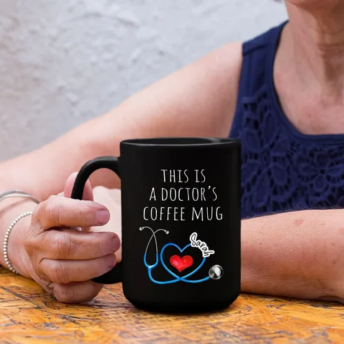 Miniatura 5 de Taza de café negra personalizada, regalo para agradecimiento al médico, divertida taza de café con texto en inglés "This Is A Doctor's Doctor's 11