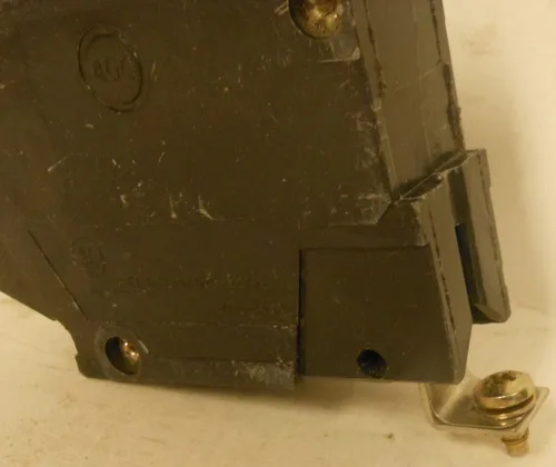 Miniatura 3 de General Electric THHQB1120 20A - Disyuntor de caja moldeada de 1 polo 120/240VAC
