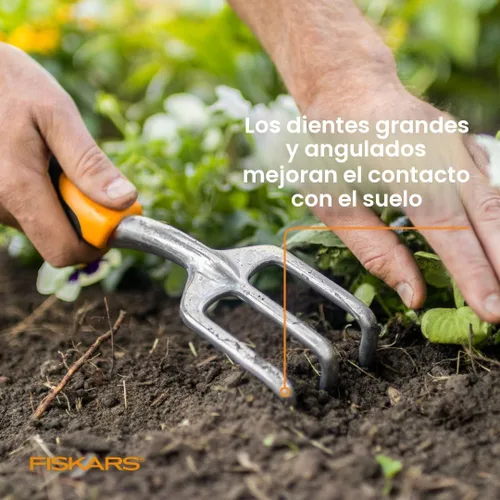 Miniatura 6 de Fiskars Ergo Cultivador para Cavar, Airear el Suelo y Deshierbar, Herramienta de Jardín de Alta Resistencia con Agujero para Colgar