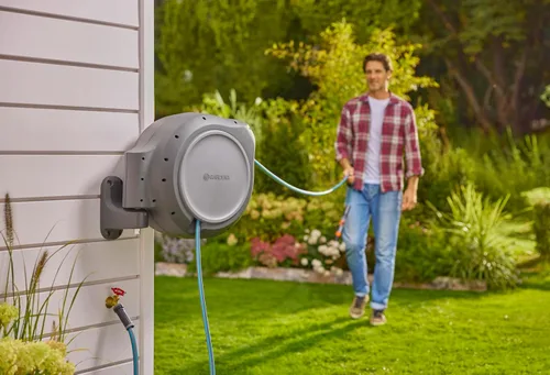 Miniatura 5 de GARDENA 20502, Carrete retráctil para manguera de jardín de 75 pies x 1/2 pulgadas, montaje en pared, retracción automática y bloqueo de longitud
