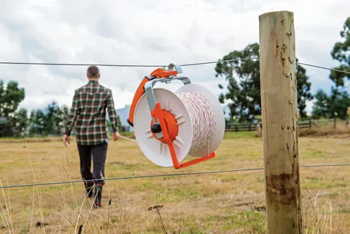 Miniatura 4 de Gallagher Carrete eléctrico para cercas Carrete de cercado duradero 3:1 para alambre de polietileno, polietileno y cinta de valla Bobinado