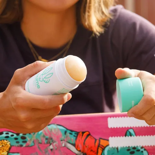Miniatura 6 de Hume Supernatural Desodorante sin aluminio Roll On para mujeres y hombres, seguro para pieles sensibles, probiótico y a base de plantas, absorbe