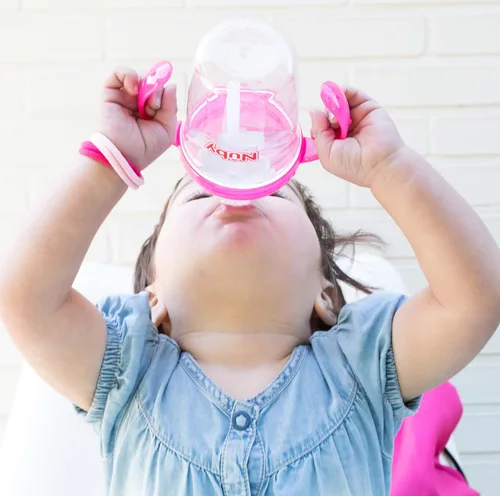 Miniatura 6 de Nuby 360 Grip N' Sip - Vaso Tritan, 8 onzas, popote con peso con funda higiénica, color rosa