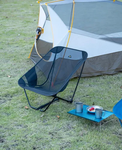 Miniatura 2 de iClimb Silla plegable de camping compacta ultraligera baja con bolsillo lateral y bolsa de transporte (malla negra)