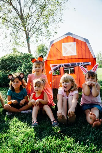 Miniatura 11 de Pacific Play Tents 60810 Barnyard Playhouse Carpa, 48 x 38 x 48 pulgadas, Multi