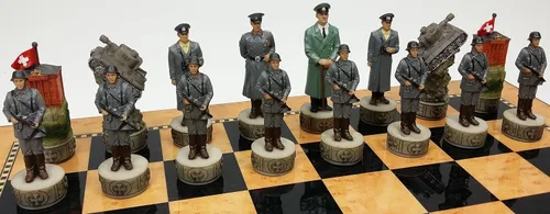 Miniatura 6 de Juego de ajedrez de Estados Unidos vs Alemania de la Segunda Guerra Mundial pintado a mano con tablero de color nogal y arce WW2