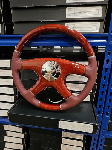 Miniatura 2 de Raptor Volante de madera de caoba y cuero granate de 15 pulgadas
