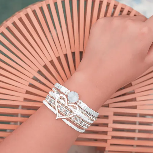 Miniatura 4 de FANCY SHINY Pulseras de cuero con forma de corazón, apilables, bohemias, pulseras de diamantes de imitación de resina de moda con cierre magnético