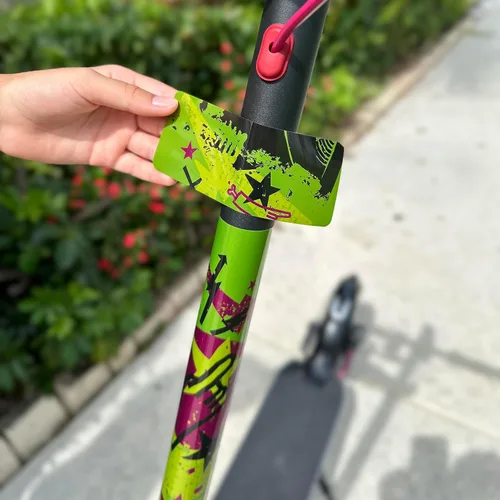 Miniatura 5 de Calcomanías de vinilo autoadhesivas de alta calidad y fundas para patinete eléctrico de adultos, personaliza y protege tu viaje