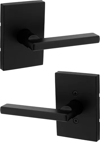Kwikset Halifax - Manija de puerta de paso interior, palanca para puertas de armario y pasillo, manija reversible sin bloqueo, color negro mate, con