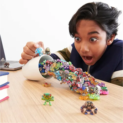 Miniatura 8 de Million Warriors, Paquete de 40 figuras coleccionables, guerrero raro garantizado, juguetes sorpresa para niños y niñas a partir de 5 años
