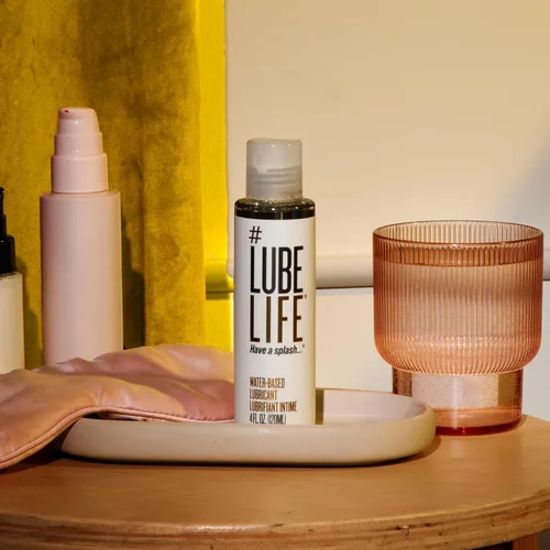 Miniatura 9 de LubeLife Lubricante a base de agua - Lubricante personal para hombres, mujeres y parejas, tamaño de viaje, no mancha, fácil de limpiar, seguro