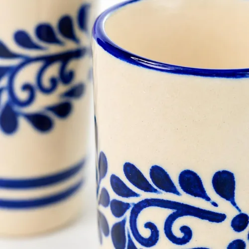 Miniatura 8 de Juego de 2 vasos de chupito pintados a mano, tazas de tequilero de 2 onzas, flores azules clásicas Abajo, Mezcal Sangrita de tequila, hecho a mano
