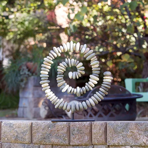 Estatua de piedra apilada en espiral de piedra natural en el soporte, decoración de jardín zen (grande)