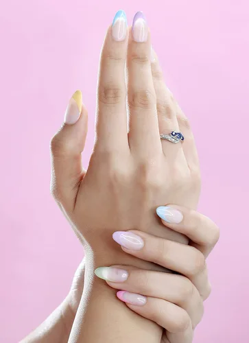 Miniatura 2 de Dazzlingrock Collection Anillo nupcial redondo de 3 piedras de compromiso con diamantes azules y diamantes blancos de 14 quilates, oro blanco
