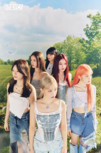 Miniatura 5 de STAYC TEENFRESH 3rd Mini Album CD+POB+Folding poster on pack+Photobook+Comic lyrics book+4cut photo+Photocard+Tattoo sticker+Message card+official