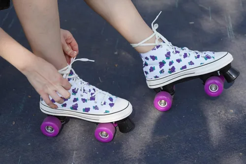 Miniatura 5 de Women's Roller Skates - Ladies Canvas Roller Skates for Women Fruit Pattern Theme Design - Four Wheel High Top Sneaker Style (Grape, 9.5#)