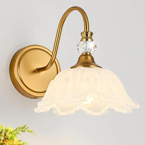 1 aplique de pared vintage con pantalla de vidrio blanco floral, aplique de pared con acabado de latón mate para baño, lámpara de tocador de baño