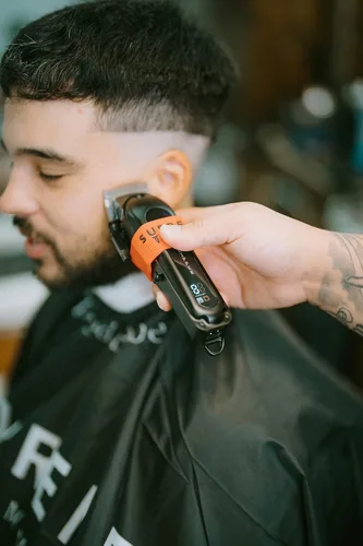 Miniatura 7 de Supreme Trimmer Combo 2 en 1 Pro Clipper y DLC T-Shaper Recortadora de barba profesional ST5206 y cortapelos STC5030 kit de barbero Negro