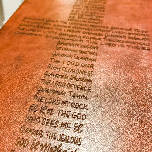 Miniatura 5 de JOY CREATIVE Biblia de estudio estudiantil ESV Personalizado con nombre El diseño personalizado está escrito a mano y grabado con láser Regalo