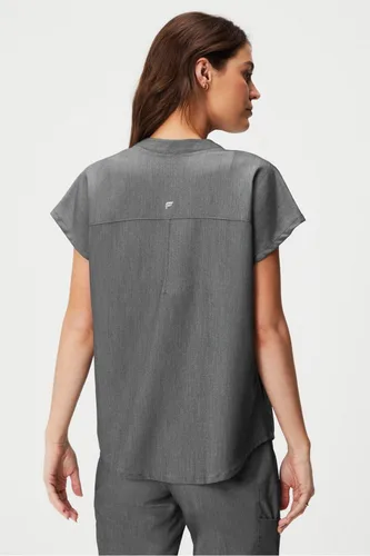 Miniatura 2 de Fabletics Camiseta médica Evolve de 3 bolsillos para mujer con un ajuste de gran tamaño, MotionTech, elástica en 4 direcciones, resistente a