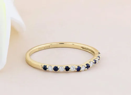 Miniatura 11 de Dazzlingrock Collection Alianza de boda redonda alternativa de zafiro azul y diamante blanco para mujer (0.10 qtw, color I-J, claridad I1-I3) en oro
