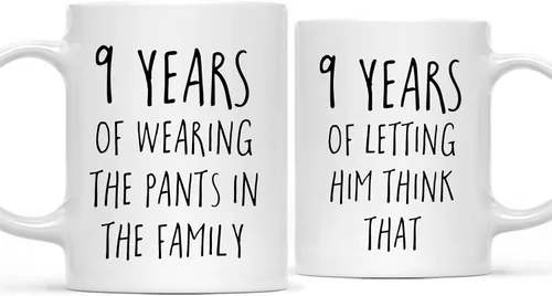 Miniatura 45 de Andaz Press Divertida taza de café de 11 onzas para parejas, regalo de broma para el primer aniversario de boda, 1 año de usar los pantalones