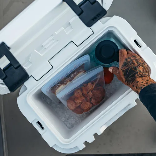Miniatura 6 de YETI Roadie 15 - Enfriador duro con correa de hombro DoubleDuty Azul marino