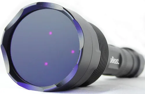 uvBeast Nueva linterna UV de luz negra V3 de 365 nm – Alta definición ultravioleta – Alta potencia y largo alcance de grado profesional de haz mejor