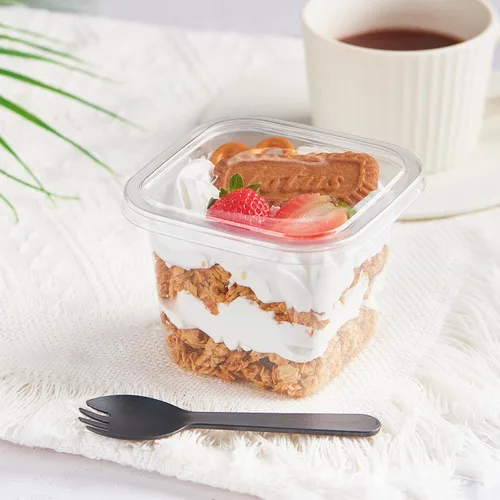Miniatura 6 de Kucoele Paquete de 50 Vasos de Postre de Plástico de 12 oz con Tapas y Sporks, Vasos Cuadrados Transparentes para Pasteles, Recipientes de Postre
