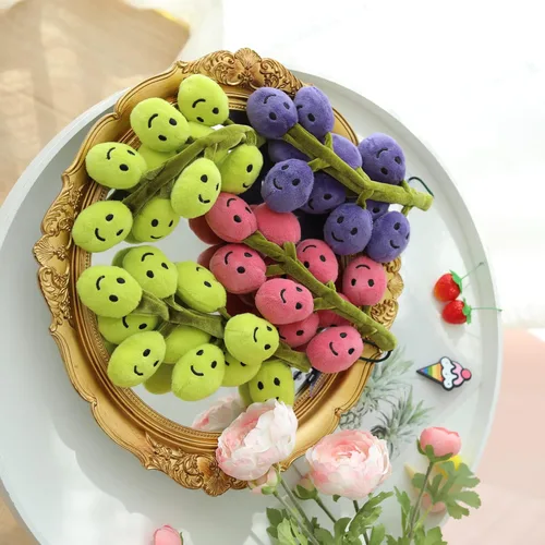 Miniatura 5 de Juguete de peluche de uva de frutas, adornos de uvas, lindos accesorios de automóvil, decoración colgante de espejo retrovisor (morado)