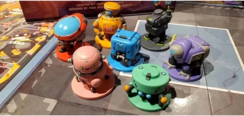 Miniatura 5 de Wise Wizard Games: Robot Quest Arena Juego de mesa de construcción de cubiertas