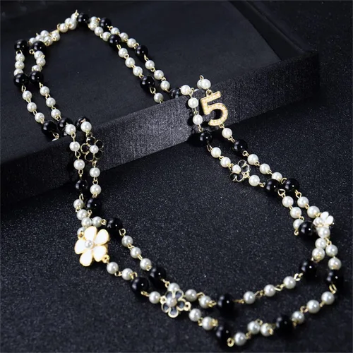 Miniatura 7 de Collar largo de perlas de flores número 5, collar de camelia en capas, adecuado para bodas de fiesta de mujer., aleación, Perla