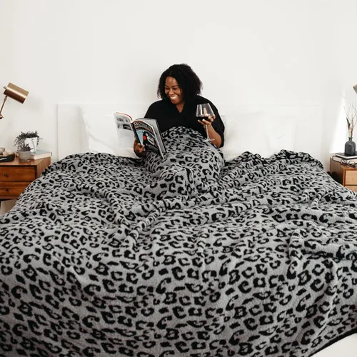 Miniatura 33 de Big Blanket Co Original Stretch Ballerina - Manta gigante extra grande de 6 x 6 pies, suave, elástica, lavable a máquina, se adapta a toda la familia