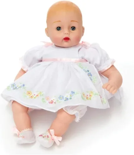 Muñecas Madame Alexander Pretty Pinafore Huggable Huggums Bonito Pinafore
