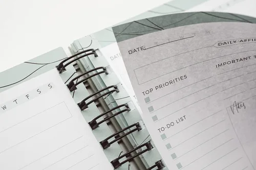 Miniatura 9 de Paper 'n Such Agenda diaria sin fecha, suministros escolares y de oficina, organiza tareas y aumenta la productividad, diario de trabajo, cuaderno