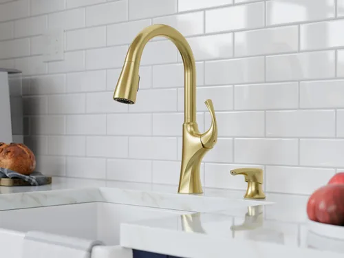 Miniatura 8 de Pfister Miri 2.0 Llave de cocina con rociador extraíble y dispensador de jabón, de un solo mango, arco alto, certificada por NSF, acabado en oro Oro
