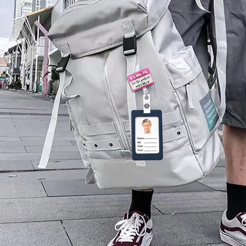 Miniatura 6 de YAZMEEN Divertido carrete retráctil con clip de cocodrilo con clip de cocodrilo con texto en inglés "It's Me Hi I'm The Problem It's Me", soporte