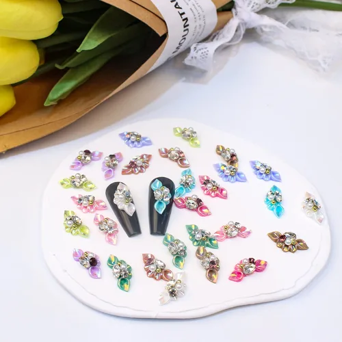 Miniatura 6 de 30 dijes de uñas con diseño de flores 5D, parte trasera plana en relieve, con diamantes de imitación, cristales de perla, gemas de diamante, joyas