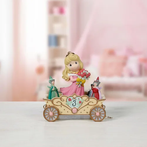 Miniatura 5 de Precious Moments Disney Showcase Collection 104405 figuras de resina "Now You're Three A Beauty You'll Always And Forever Be". Disney adornos de 3