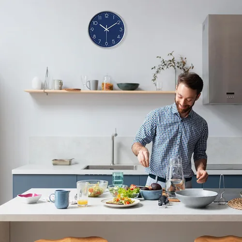 Miniatura 5 de Reloj de pared para cocina, reloj de pared pequeño silencioso sin tictac, movimiento analógico a pilas, color azul marino, moderno, decorativo